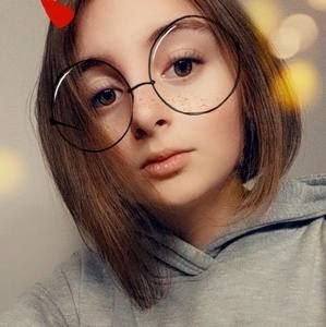 Meet your Posher, Coralie